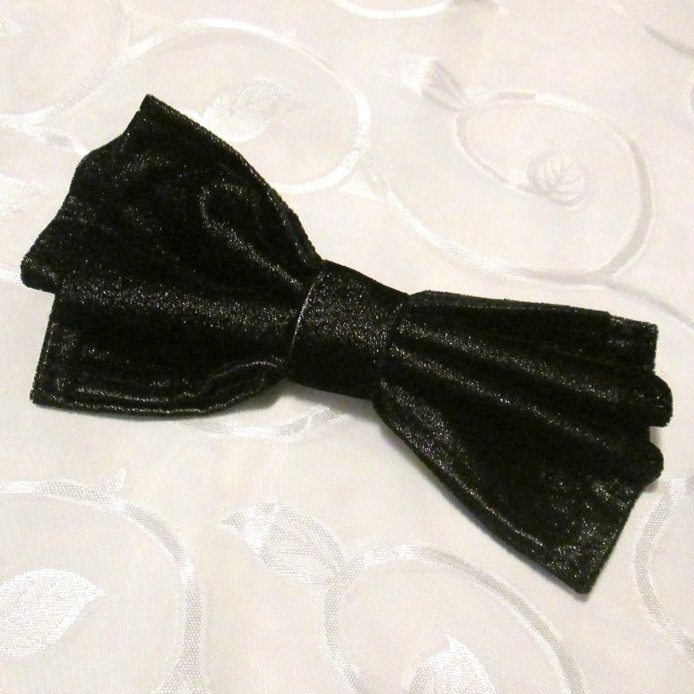 BLACK/SILVER VELOUR SPARKLE DOUBLE BOW WITH HAIR CLIP
